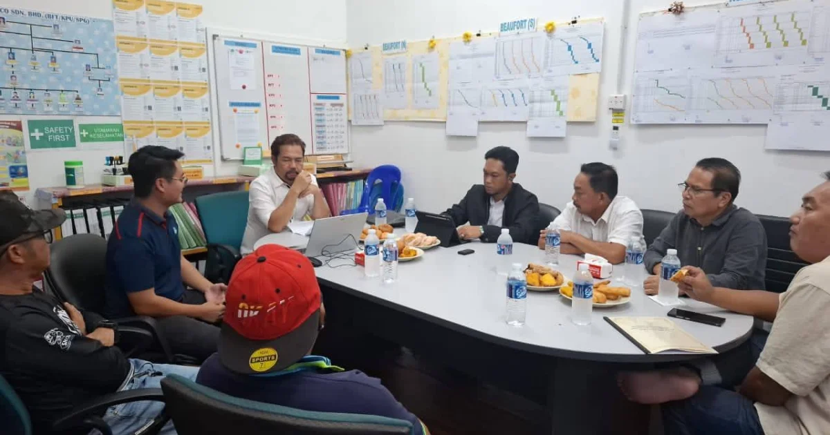 YB Yusri Pungut Membawa Aduan Rakyat Jalan Rosak Dalam Lawatan Kerja Bersama Kontraktor